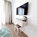 Готель Adriano Pe Plaja Belona 3*