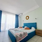 Adriano Pe Plaja Belona Готель 3*