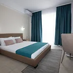 Готель Adriano Pe Plaja Belona 3*