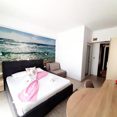 Adriano Pe Plaja Belona Eforie Nord