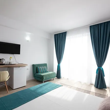 Adriano Pe Plaja Belona Ξενοδοχείο 3*