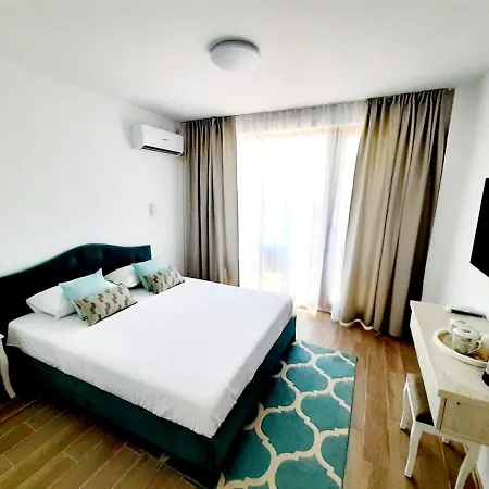 Adriano Pe Plaja Belona Hotel