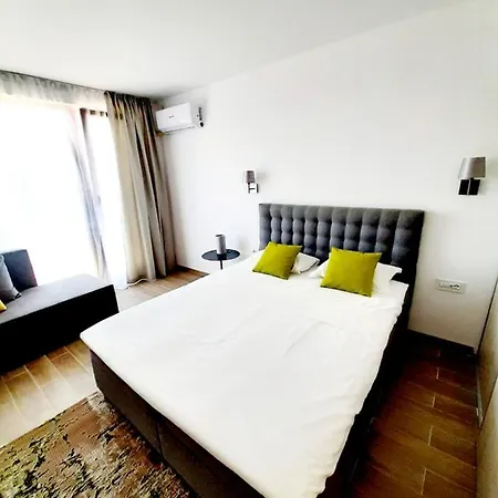 Adriano Pe Plaja Belona Hotel