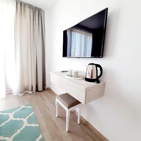 Hotel Adriano Pe Plaja Belona 3*