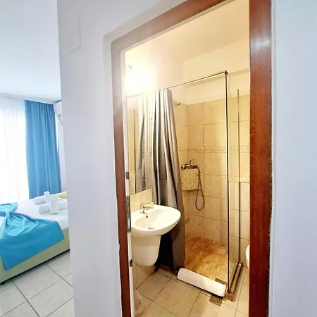 Adriano Pe Plaja Belona Hotel 3*