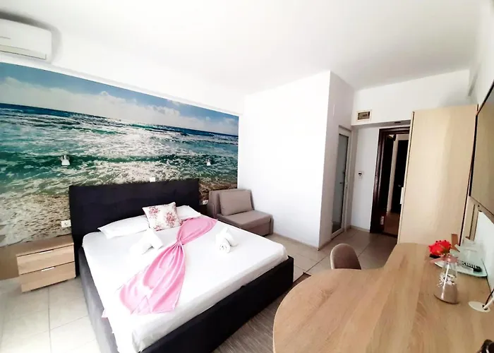 Adriano Pe Plaja Belona エフォリエ・ノルド