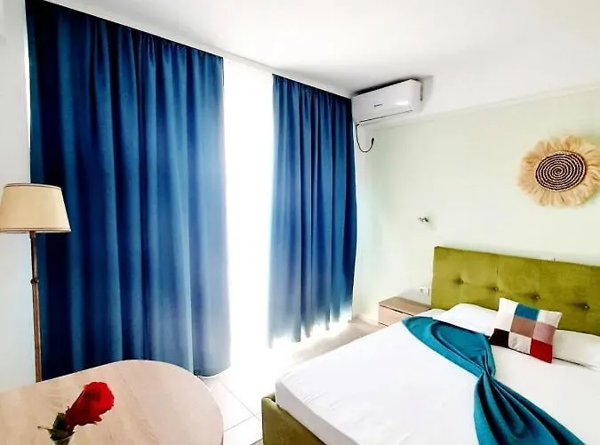 Adriano Pe Plaja Belona エフォリエ・ノルド