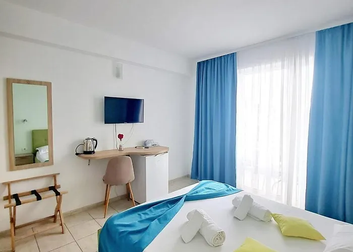 Hotel Adriano Pe Plaja Belona 3*