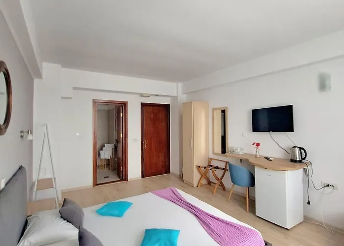 Hotel Adriano Pe Plaja Belona Eforie Nord