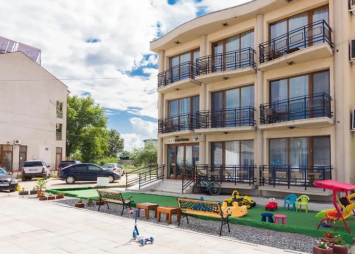 Adriano Pe Plaja Belona ホテル 3*