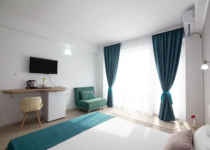 Adriano Pe Plaja Belona ホテル 3*