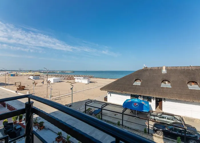 Adriano Pe Plaja Belona