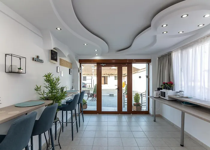 Hotel Adriano Pe Plaja Belona 3*