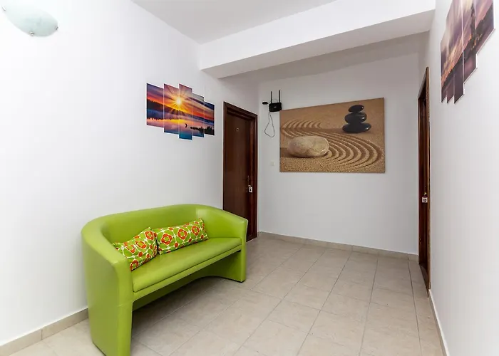 Hotel Adriano Pe Plaja Belona 3*