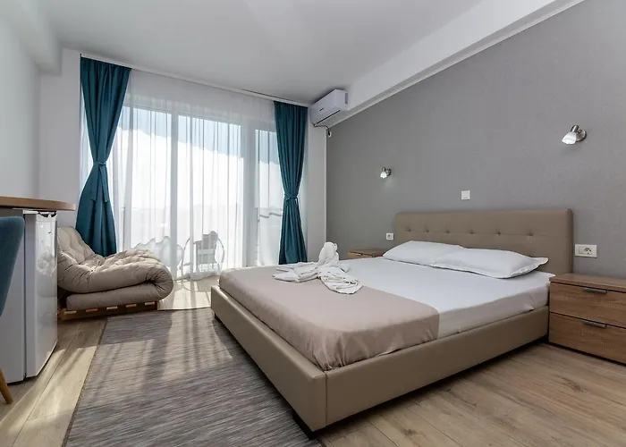 Adriano Pe Plaja Belona ホテル