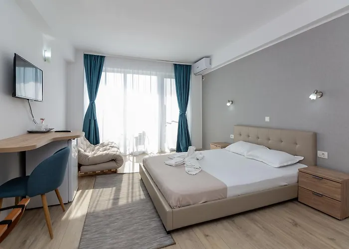 Adriano Pe Plaja Belona エフォリエ・ノルド